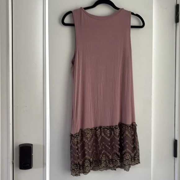 LOGO brand Sleeveless Lace Hem Top - Pink - Picture 4 of 5